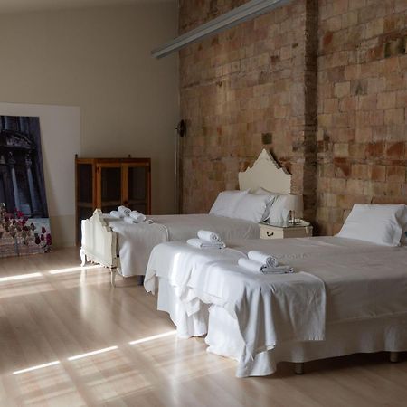 Flora Bed and Breakfast Banyoles Eksteriør billede