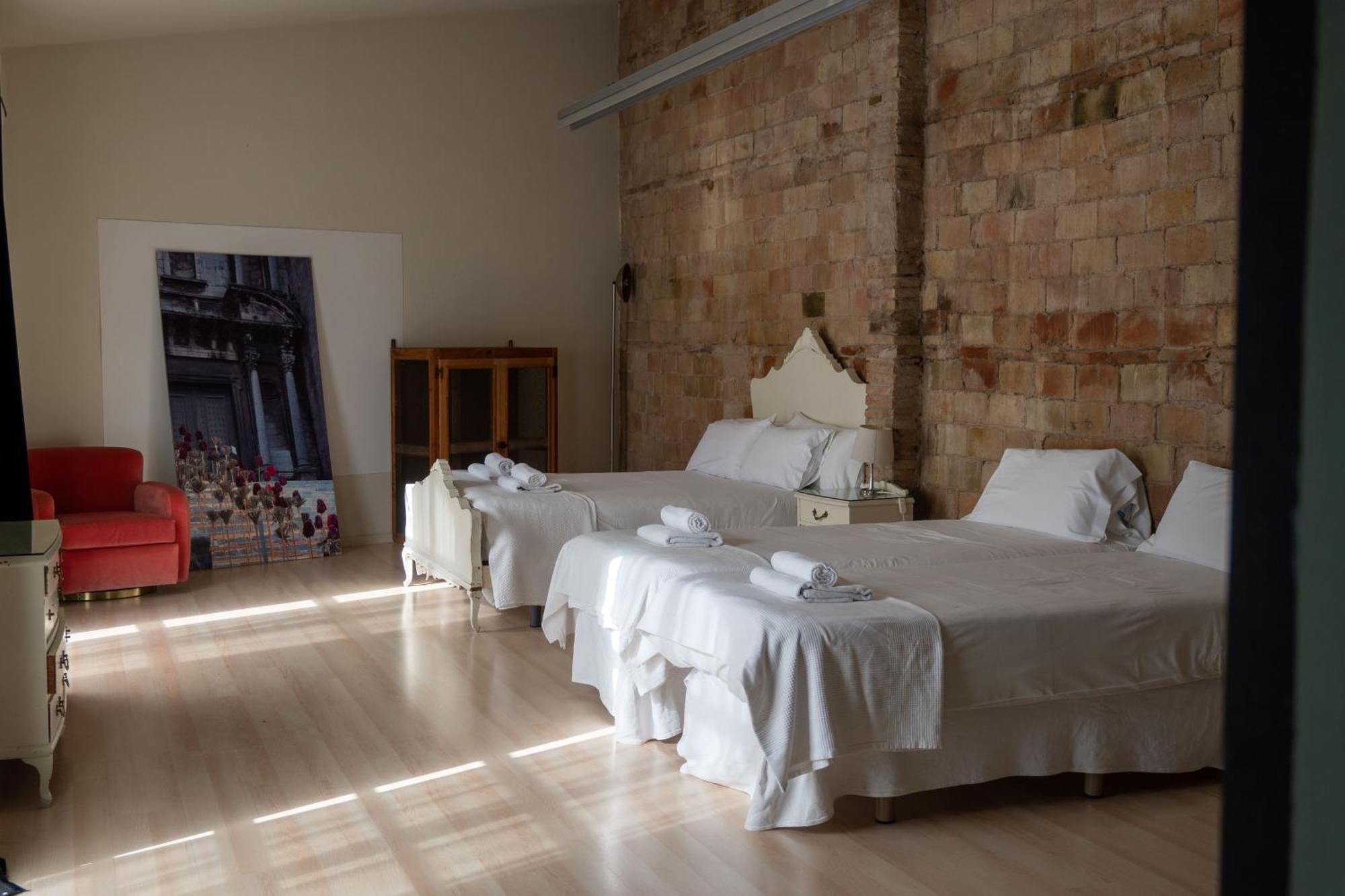 Flora Bed and Breakfast Banyoles Eksteriør billede